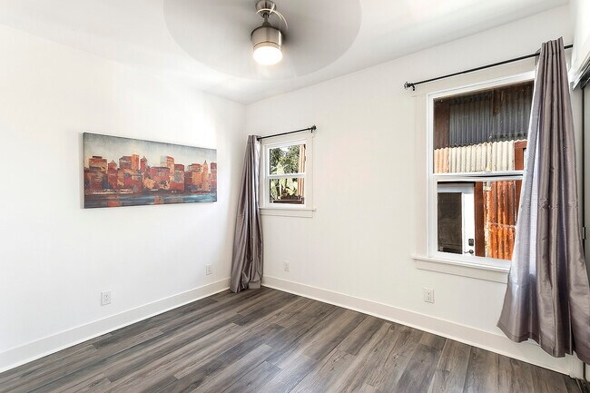 Building Photo - 2522 Gleason Ave