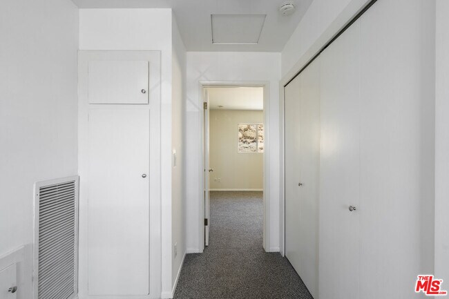 Building Photo - 4513 Wawona St