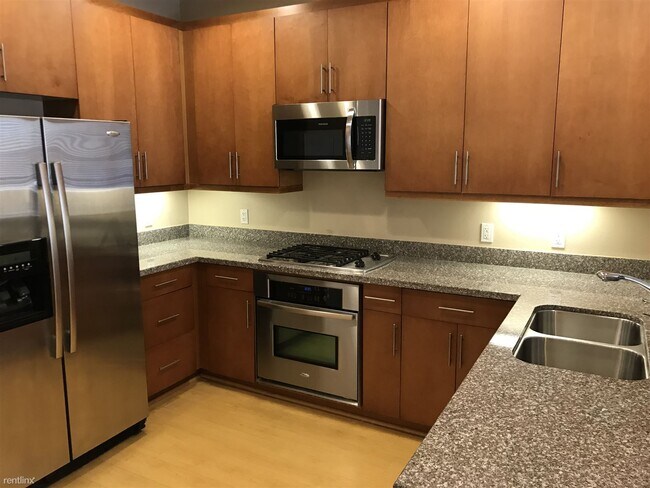 Building Photo - 1 br, 1 bath Condo - Atlas