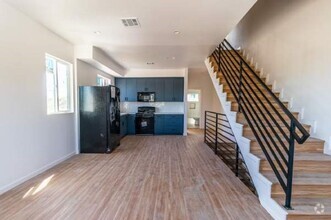 Building Photo - 4BR 3BA Modern Townhome in Prime NOHO