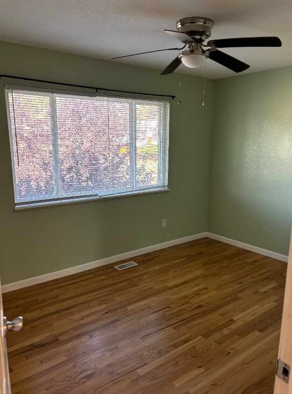 Building Photo - 4037 Valley Dr