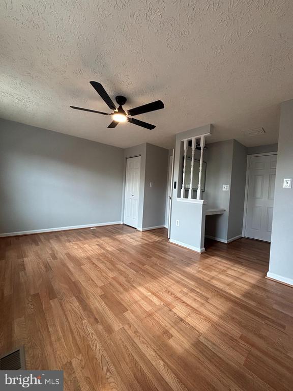 Building Photo - 3631 Laurel View Ct