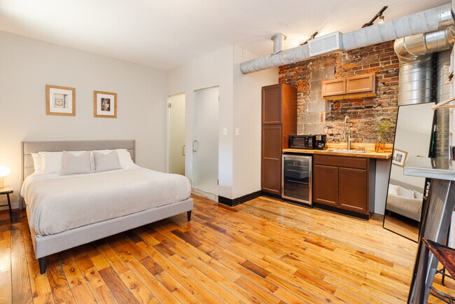 Building Photo - 1304 Broadway-ID1056031P