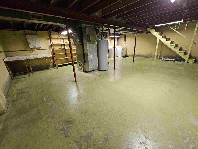 Building Photo - 452 S Yarrow St