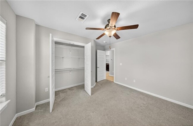 Building Photo - 440 Willow Dr