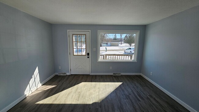 Building Photo - 1303-1305 Wolford Rd