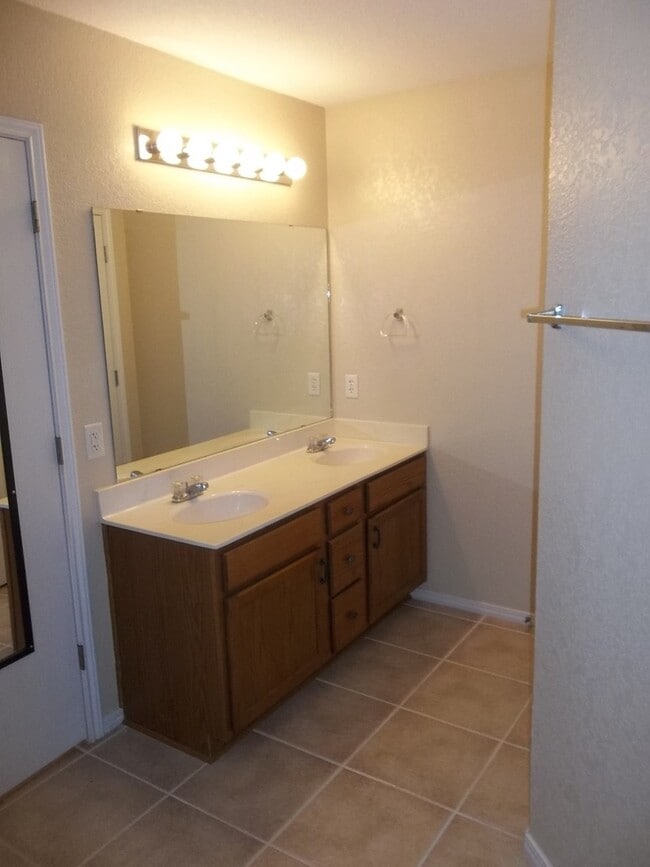 Building Photo - 3 BEDROOM, 2 BATH, BELTON ISD