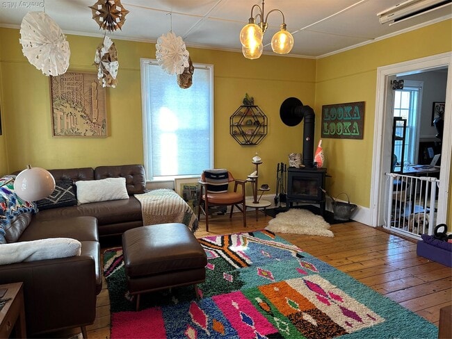 Building Photo - 369 Verplanck Ave