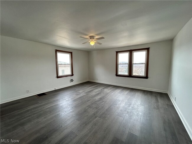 Building Photo - 121 Parr Ave