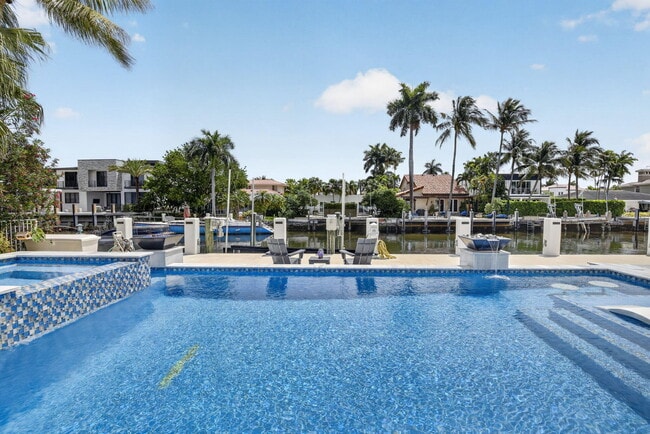 Building Photo - 334 Isle of Capri Dr