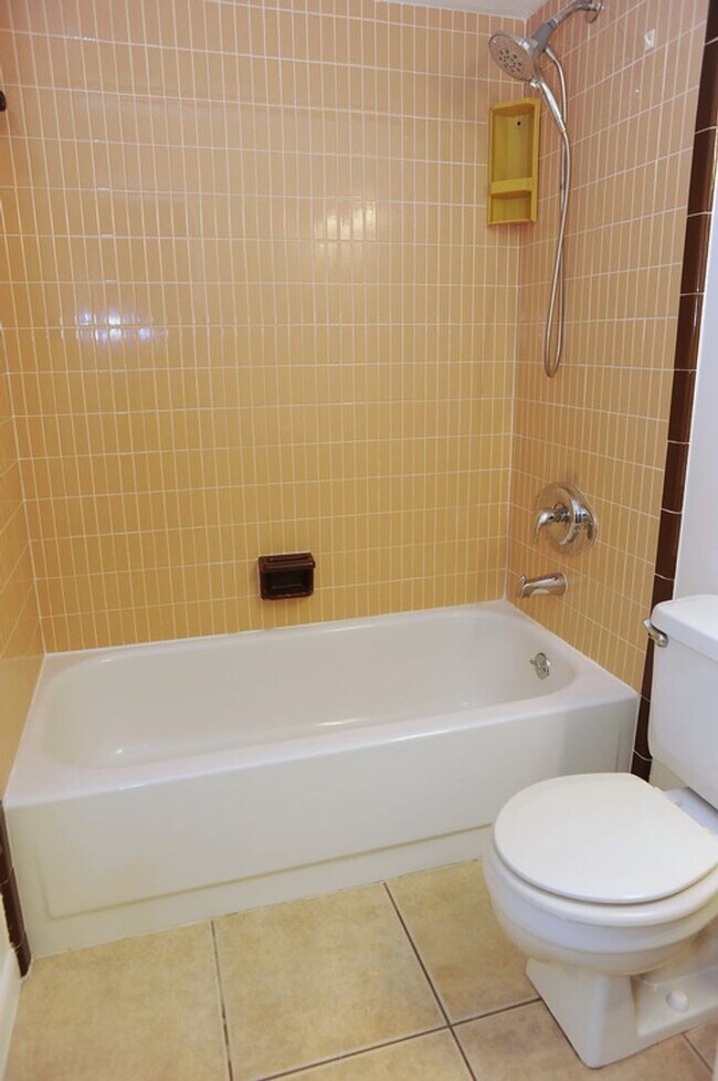 Building Photo - Naples Park - 3 Bedroom/2 Bath - Annual Rental