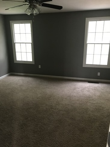 Building Photo - 541 Sweetbriar St