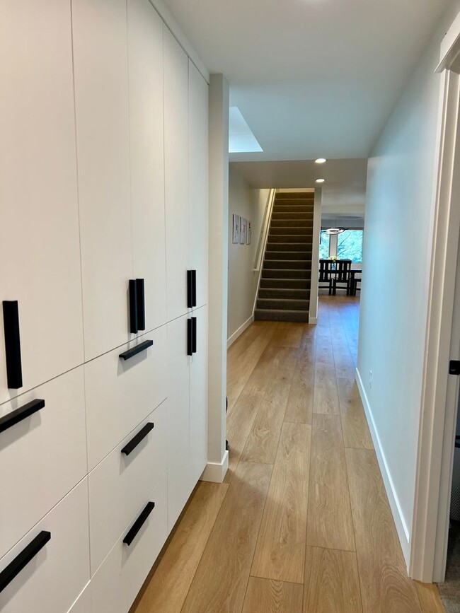 Building Photo - 4 Bedroom Home in Awbrey Butte Neighborhood – Unfurnished, Short Lease