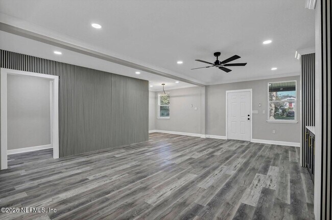 Building Photo - 316 Cypress Ave
