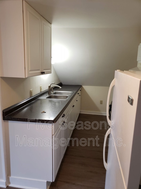 Building Photo - 80 Chase St