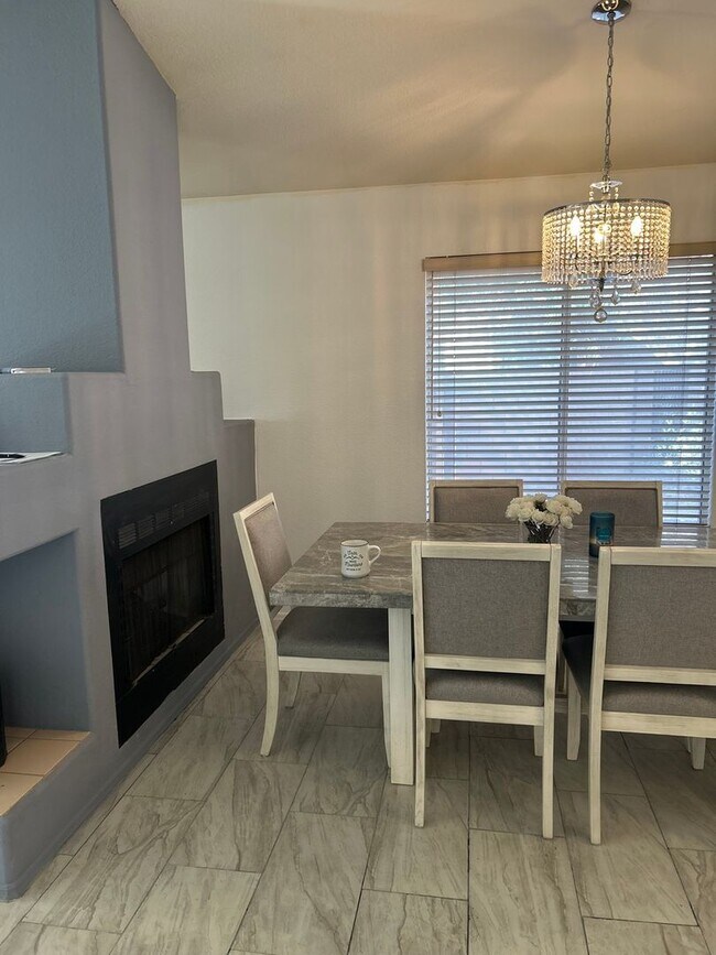 Building Photo - 7277 W Maple Ridge Dr