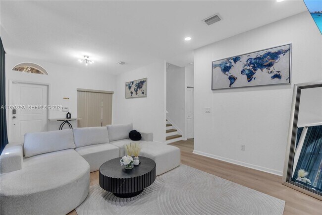 Building Photo - 3529 NW 29th Pl