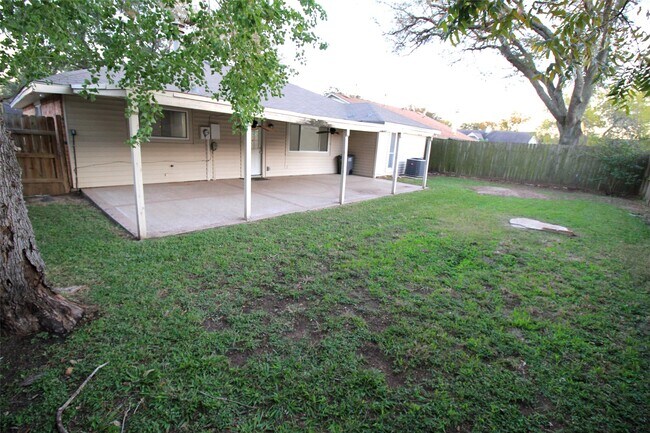 Building Photo - 20074 Crazy Horse Cir