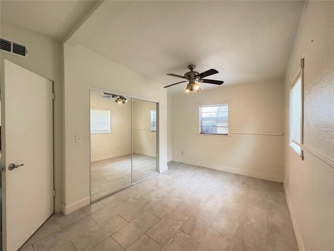 Building Photo - 3824 Winona Dr