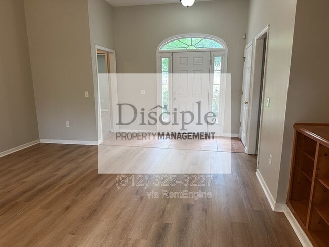 Building Photo - 355 Shady Oak Cir