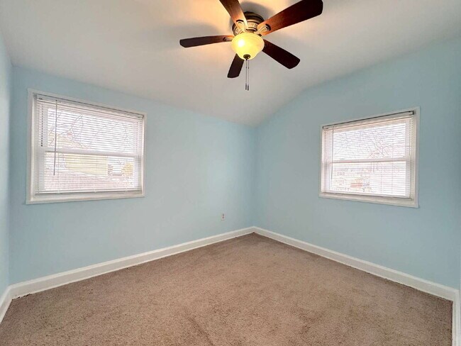 Building Photo - 5612 7th Rd S