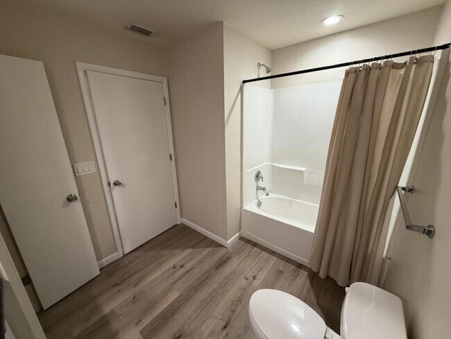 Building Photo - 10433 Chalmer St