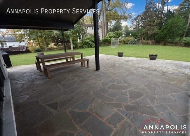 Building Photo - 364 Dun Robbin Dr