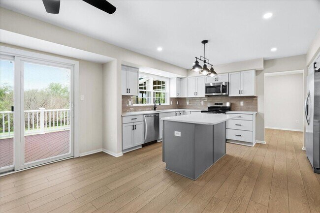 Building Photo - 7375 Freestate Dr