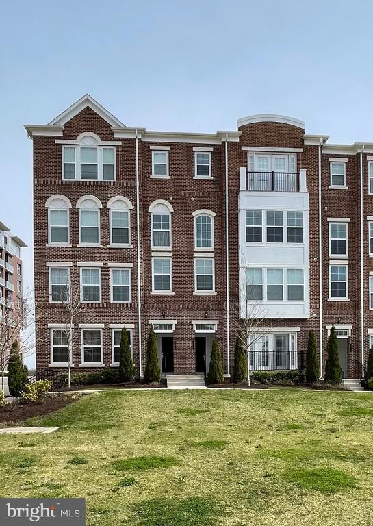 Primary Photo - 2934 Finsbury Pl