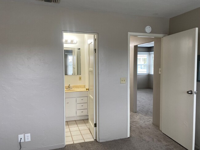 Building Photo - m529 - Mann