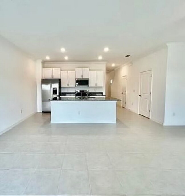 Building Photo - 21813 Adriatic Ln