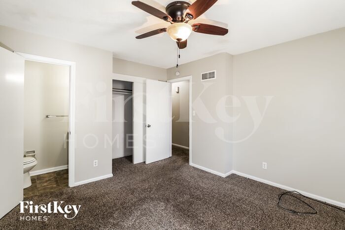 Building Photo - 8919 Stark Ave