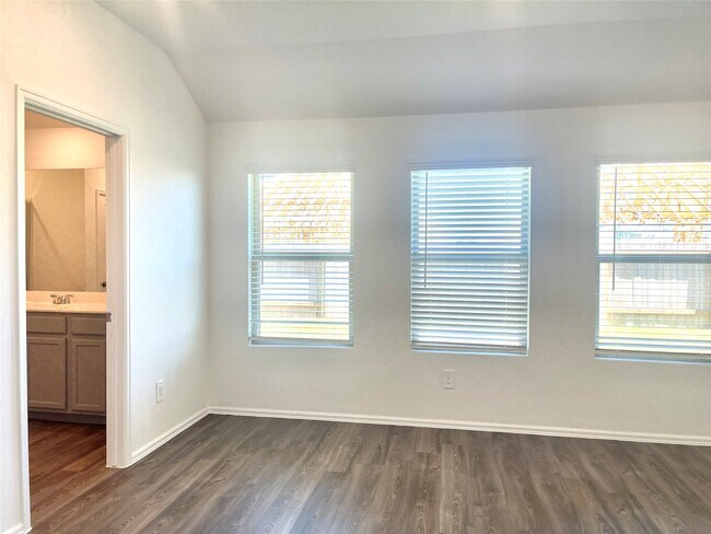 Building Photo - 17477 Rosewood Manor Ln