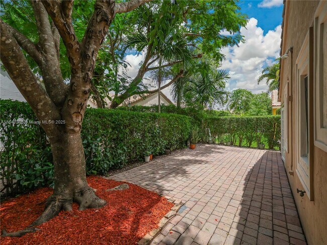 Building Photo - 1509 Canary Island Dr