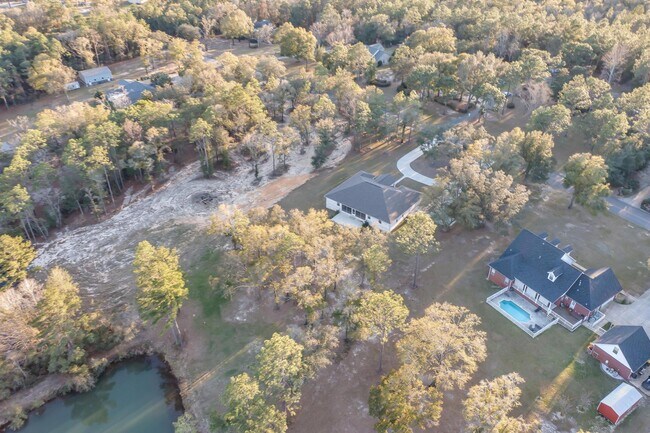 Building Photo - 1148 Sioux Cir