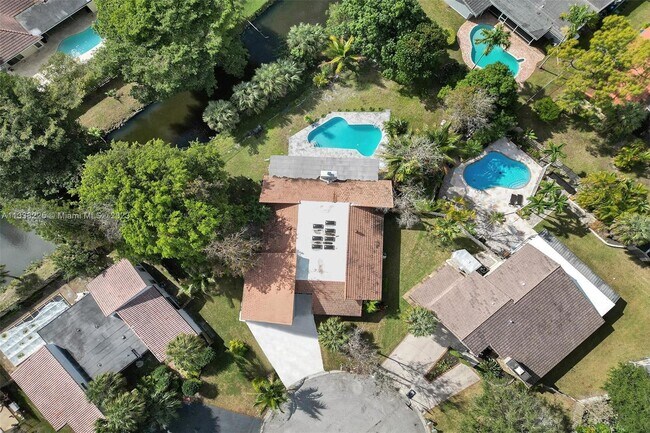 Building Photo - 8350 NW 15th Ct