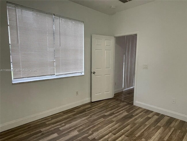 Building Photo - 1955 Marsh Harbor Dr