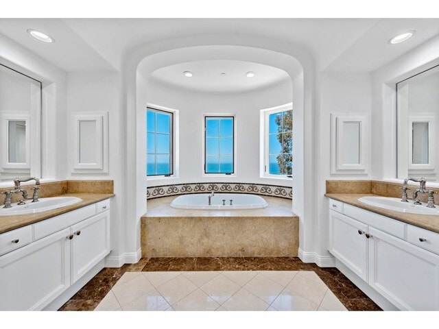 Building Photo - 11 Greens Bluff