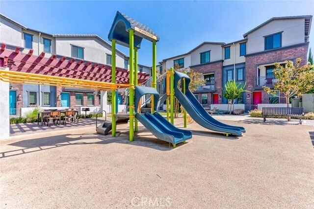 Building Photo - 6996 Cottonwood Ln