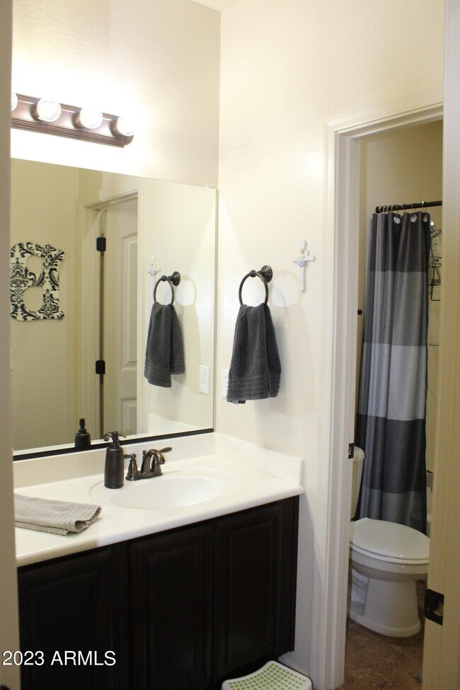 Building Photo - 3457 S Swan Dr