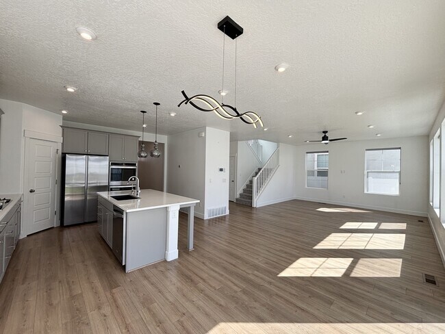 Building Photo - 6086 W Esker Terrace Ln