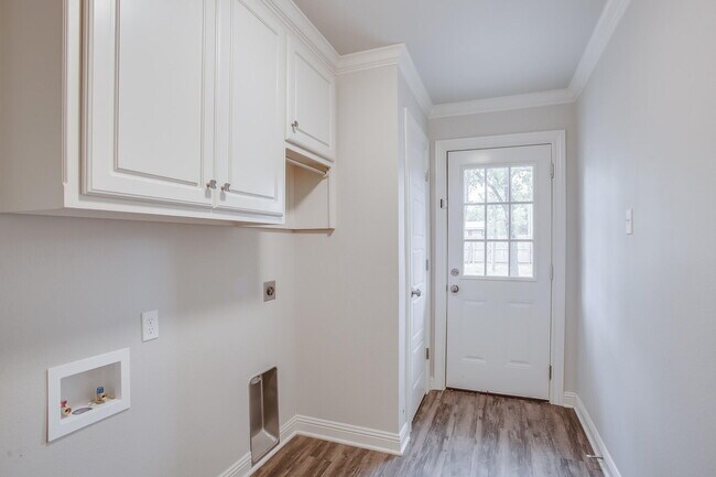 Building Photo - 3207 37th St