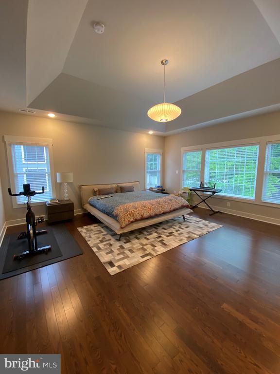 Building Photo - 2233 N Underwood St