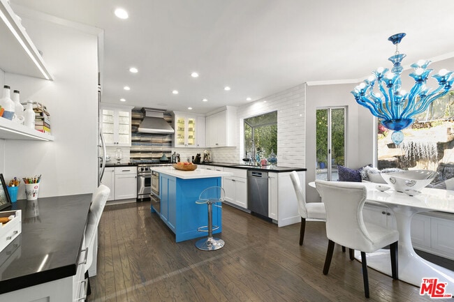 Building Photo - 5176 Don Pio Dr