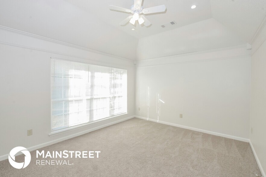 Building Photo - 6650 Spencer Forest Cove W