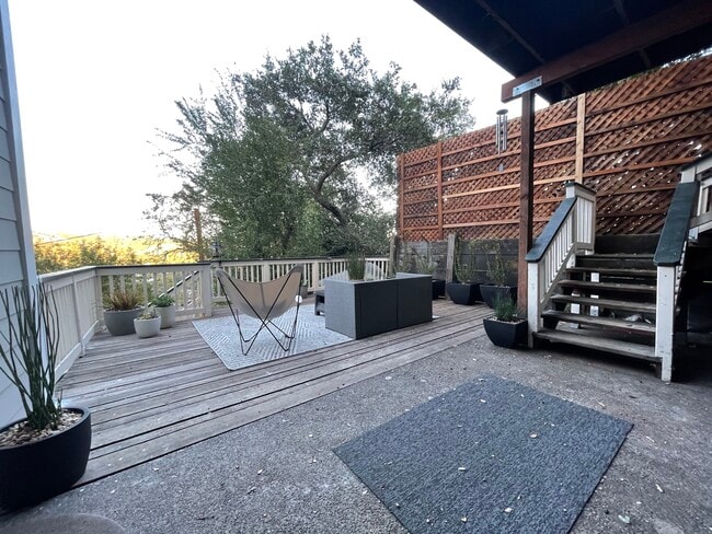 Building Photo - 252 Scenic Ave