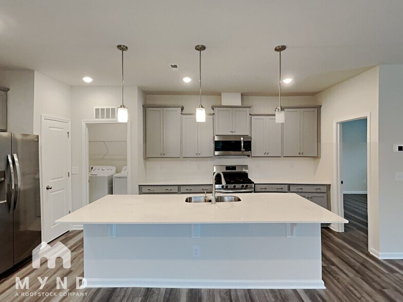 Building Photo - 16029 Seagard Cv