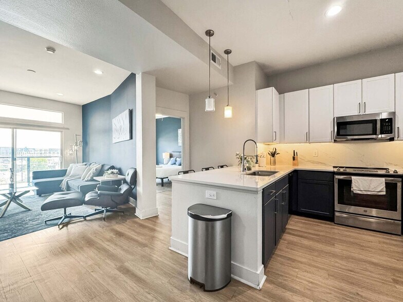 Building Photo - 2916 Indiana St