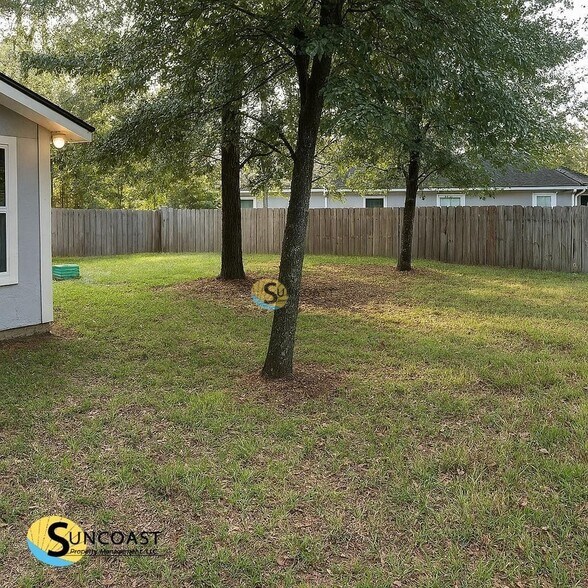 Building Photo - 8012 Hastings St