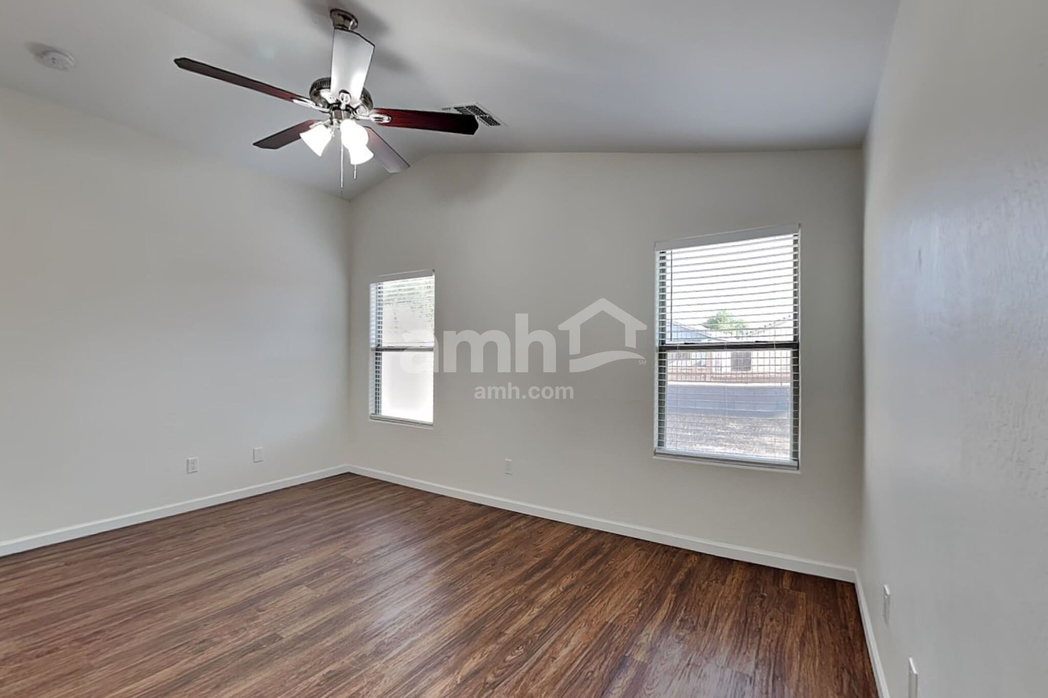 Building Photo - 1417 W Belmont Red Trail